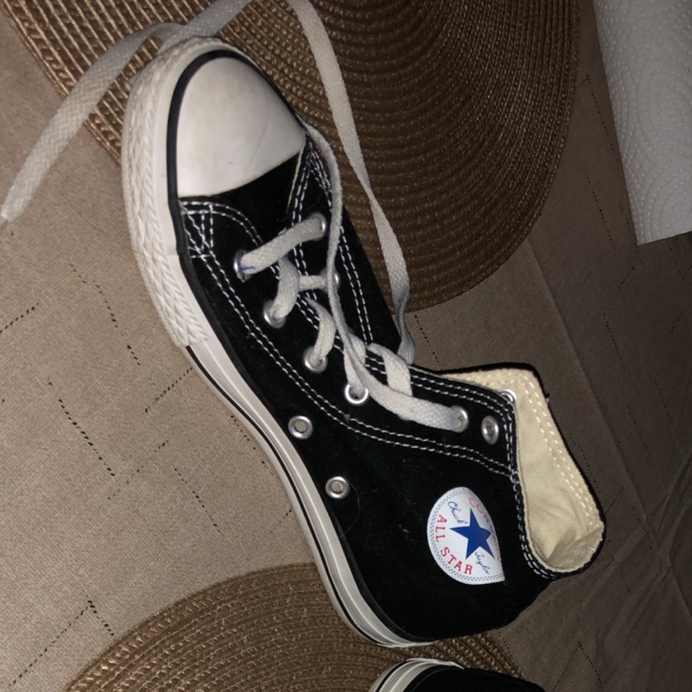 Girls size 2 converse